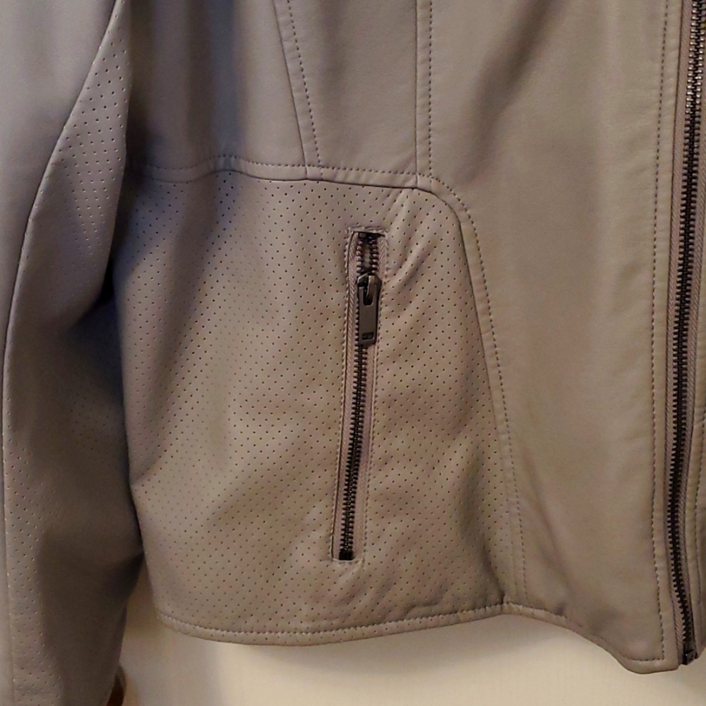 Motto Jacket - Picture 2 of 3